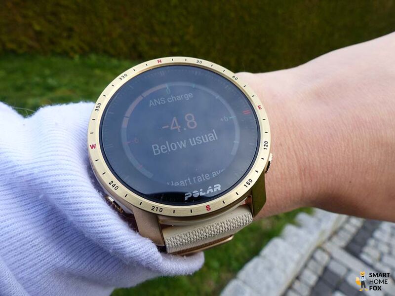 Man sieht die Nightly Recharge Daten auf der Polar Grit X Pro.